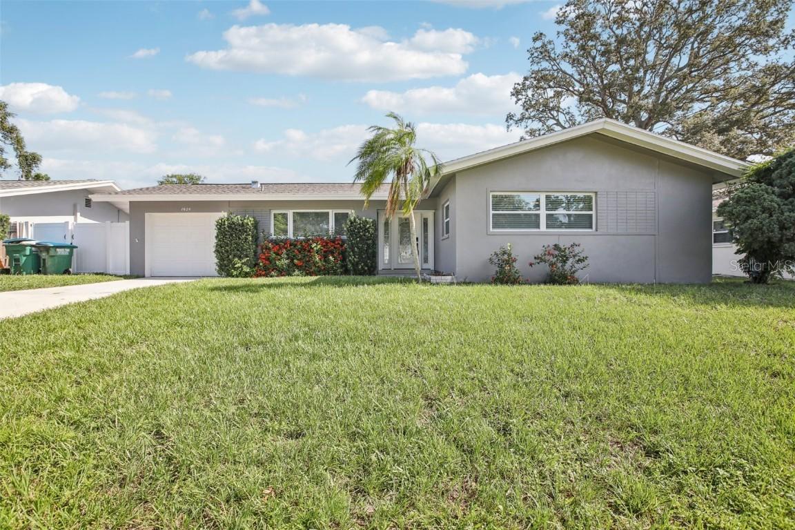 1624 Chateau Dr., Clearwater, FL 33756