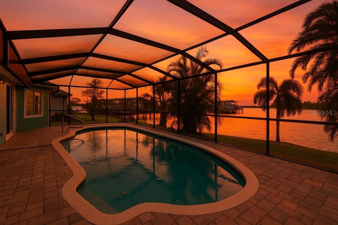 6530 Manila Palm Way, Apollo Beach, FL 33572
