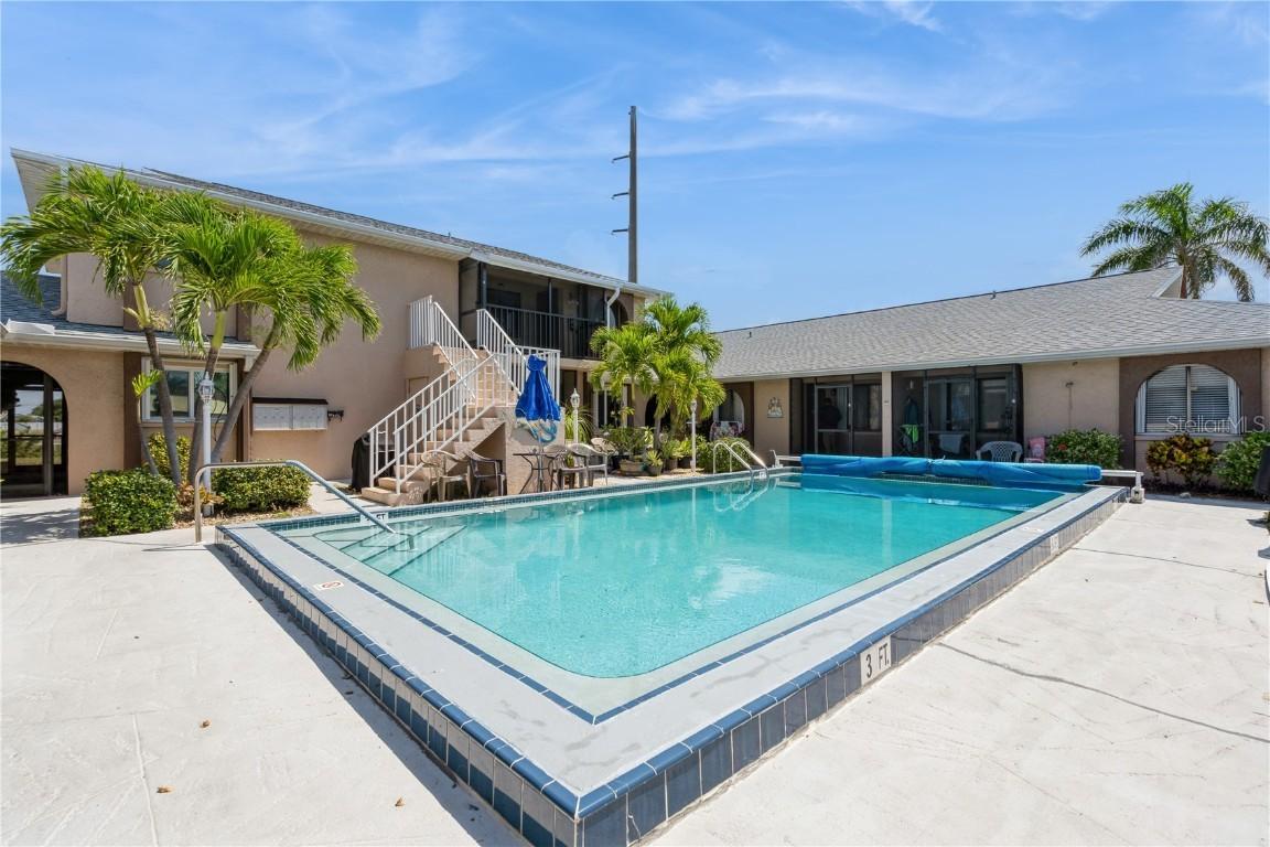 527 Cape Coral Pkwy. #4, Cape Coral, FL 33914