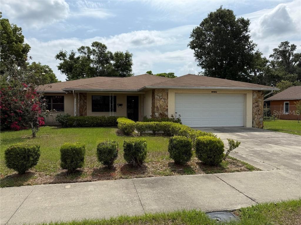 13742 14th St., Dade City, FL 33525