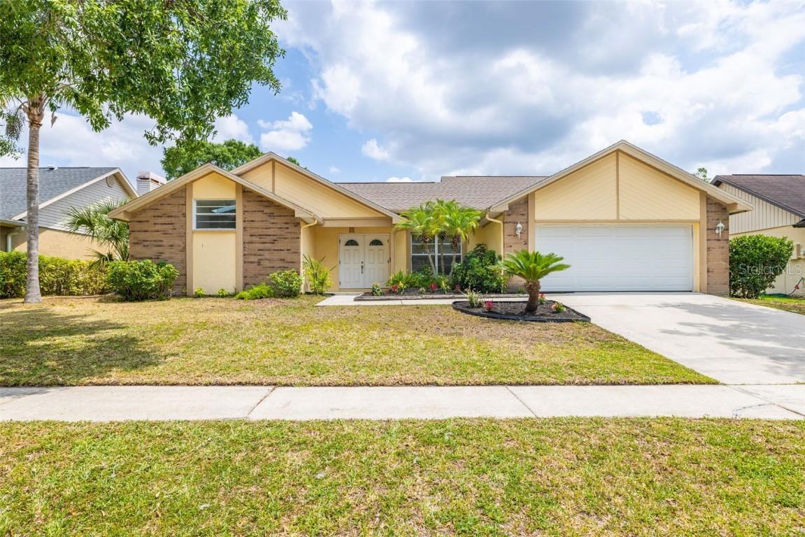 1426 Buckner Rd., Valrico, FL 33596