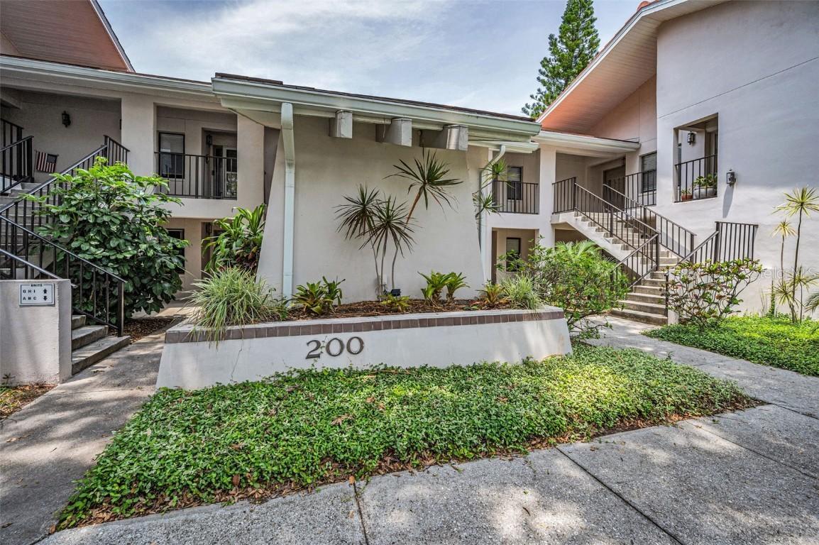 300 S Florida Ave. #200J, Tarpon Springs, FL 34689