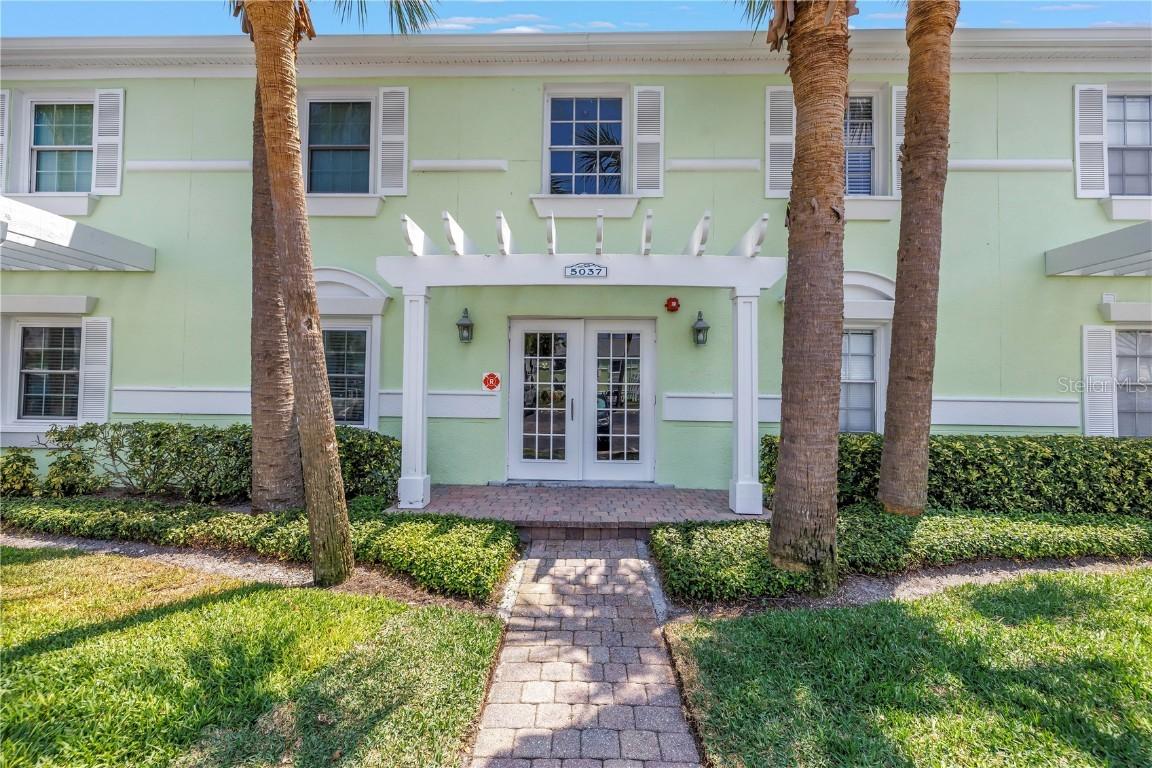 5037 Starfish Dr. #A, St Petersburg, FL 33705