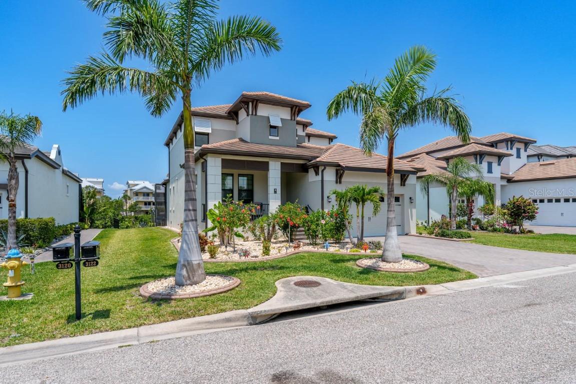 3122 Christophers Watch Ln., Ruskin, FL 33570