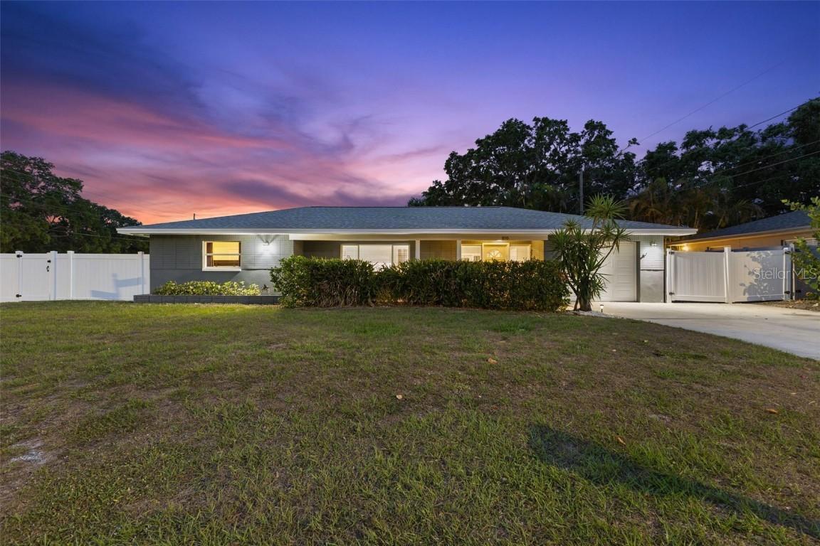 895 Joan St., Dunedin, FL 34698