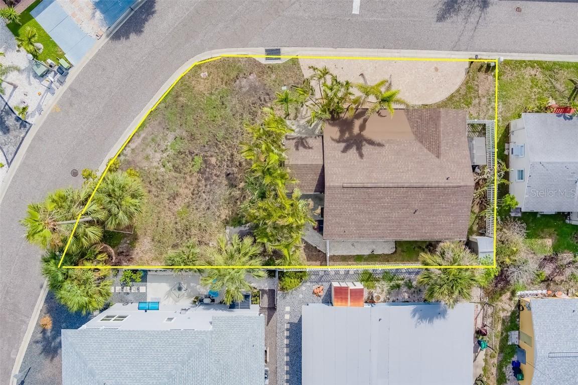 18198 3rd St., Redington Shores, FL 33708