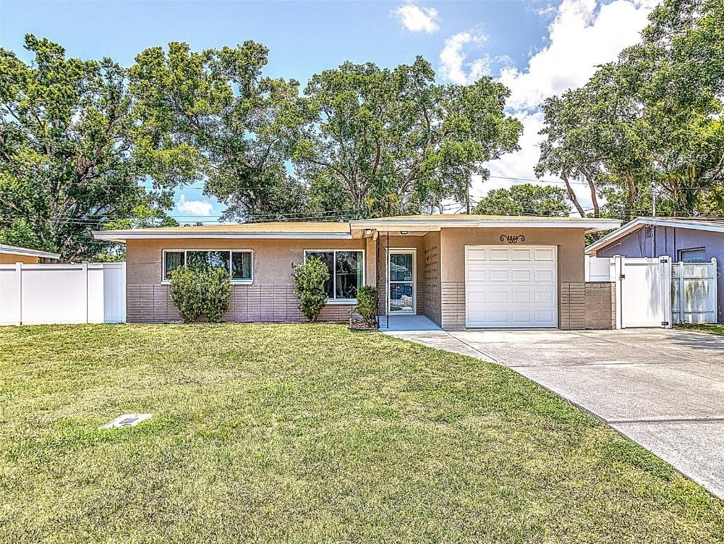 2933 Stratford Dr., Largo, FL 33771