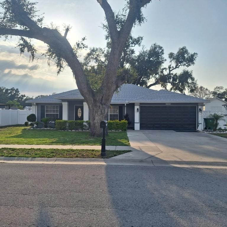 37535 Laurel Hammock Dr., Zephyrhills, FL 33541