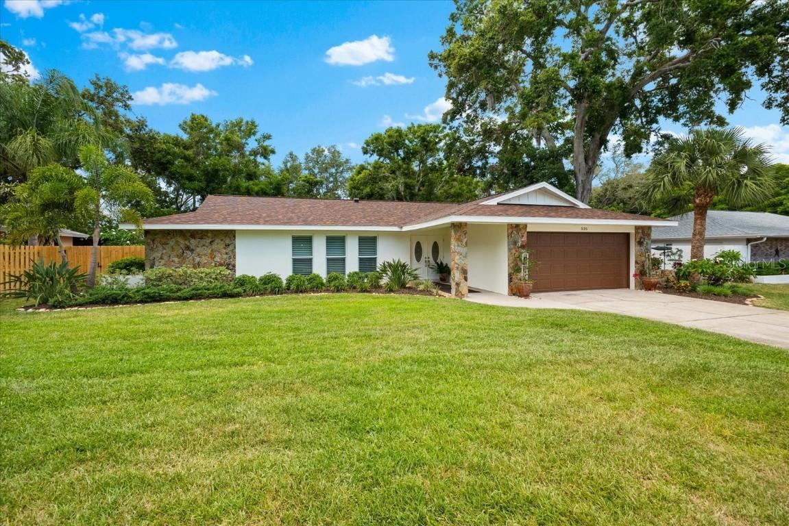 535 Sandy Hook Rd., Palm Harbor, FL 34683