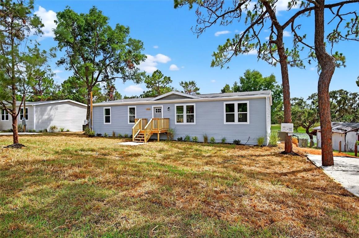 10030 Lake Dr., Weeki Wachee, FL 34613