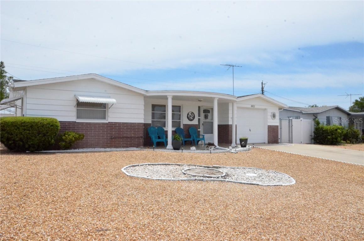 4922 Genesis Ave., Holiday, FL 34690