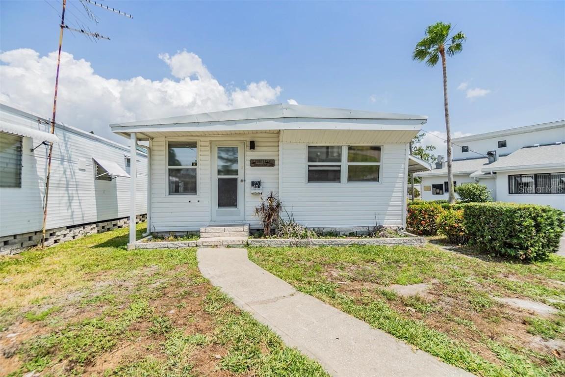 605 Michigan Blvd. #13, Dunedin, FL 34698
