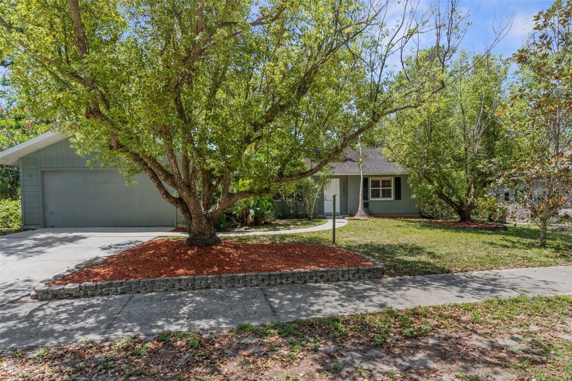 3668 Pond View Ln., Sarasota, FL 34235