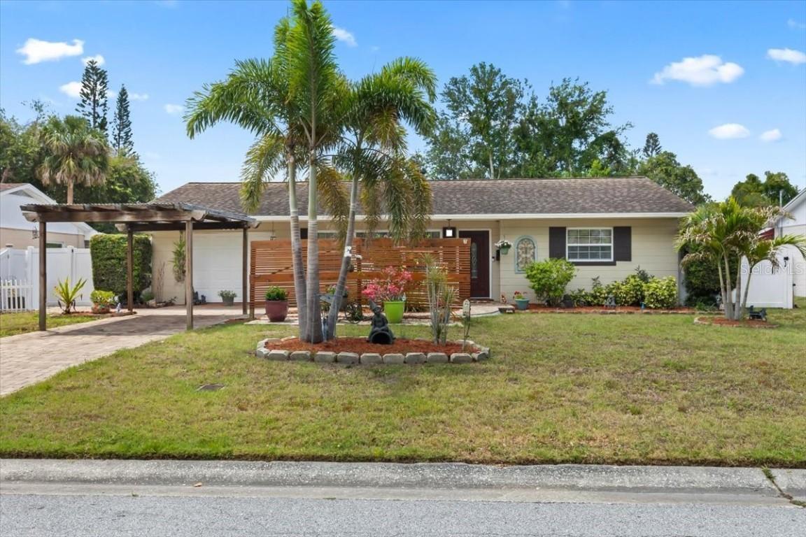 6698 35th Ave., St Petersburg, FL 33710