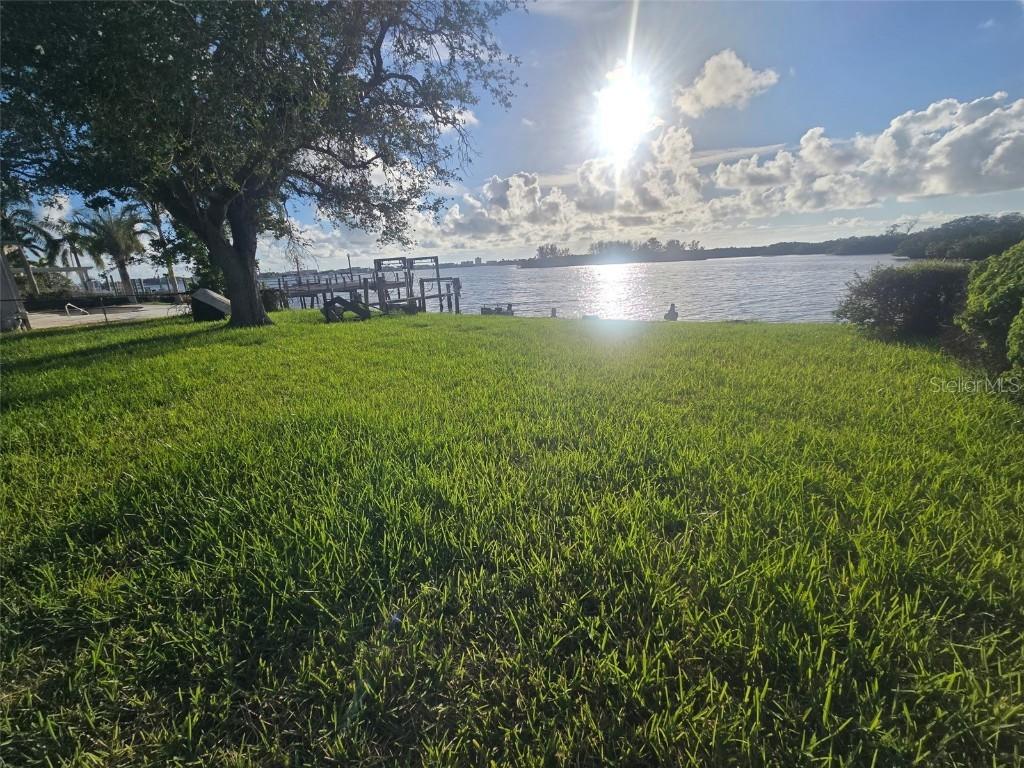 5688 Oakhurst Dr., Seminole, FL 33772