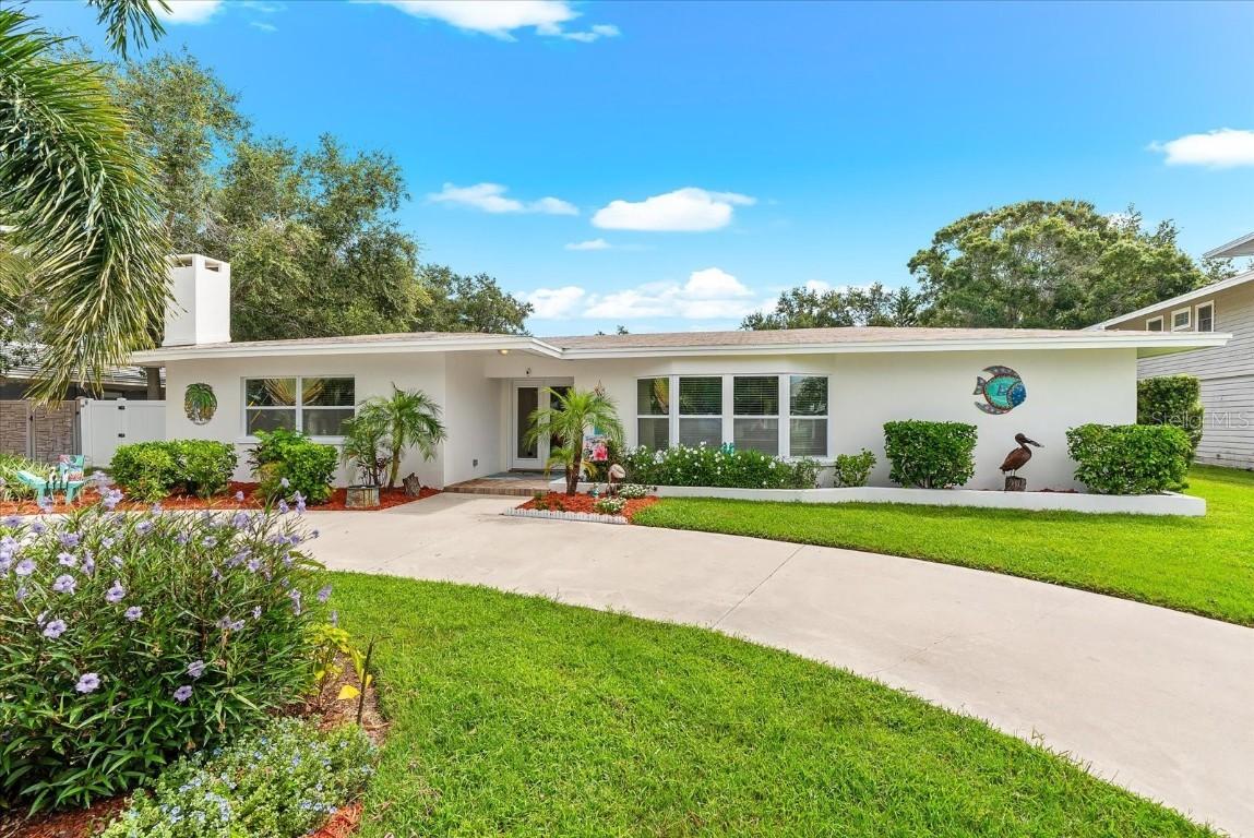 125 Carlyle Dr., Palm Harbor, FL 34683