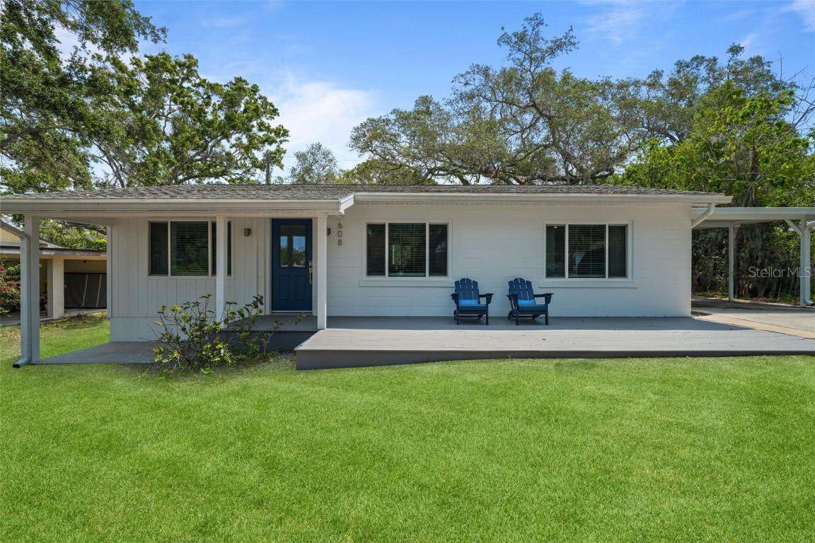 608 Betmor Ln., Palm Harbor, FL 34683