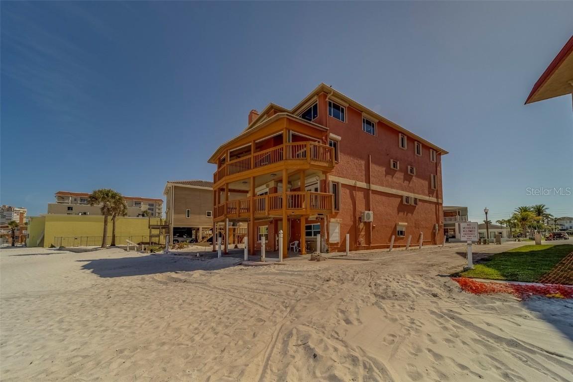 17606 Lee Ave., Redington Shores, FL 33708