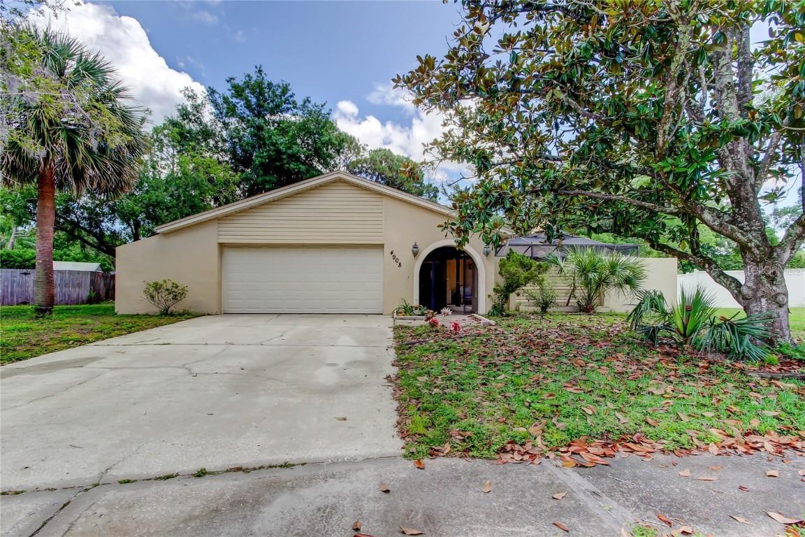 4908 Rockledge Cir., Tampa, FL 33624
