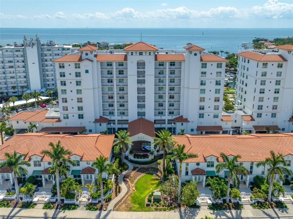 1325 Snell Isle Blvd. #810, St Petersburg, FL 33704