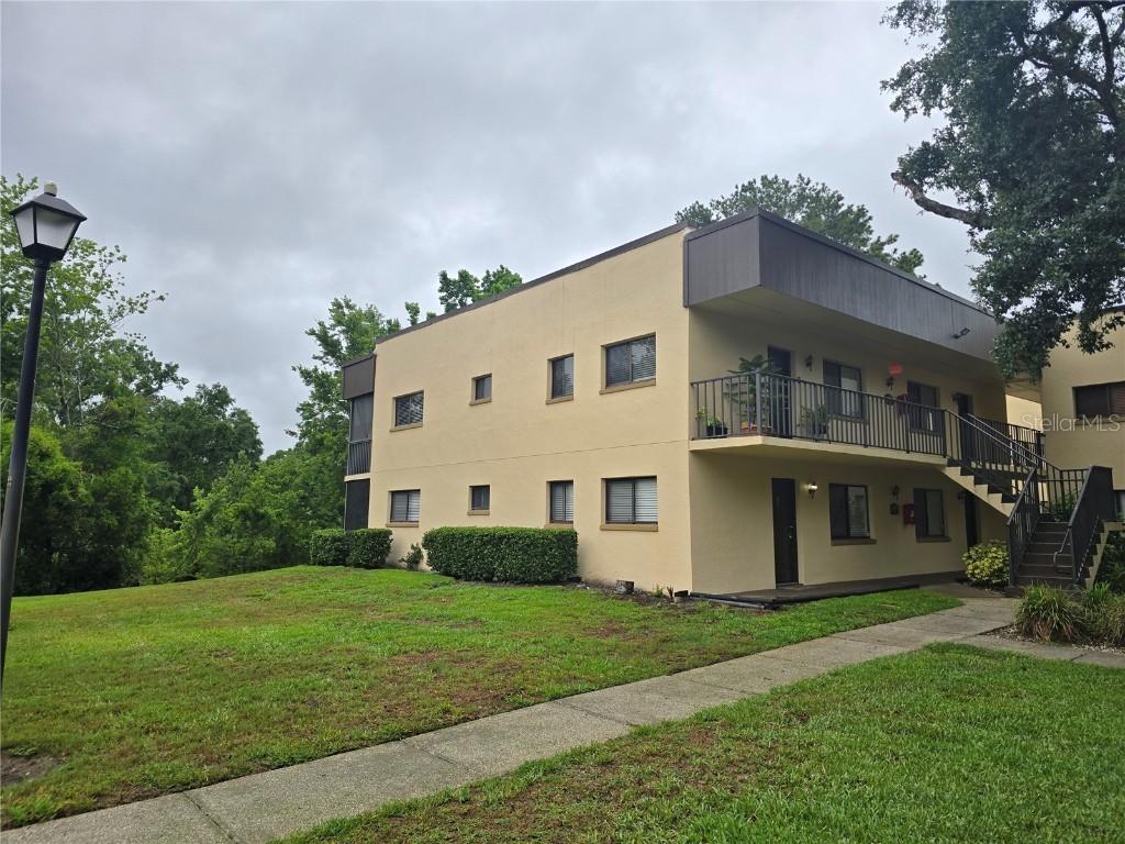 11802 Raintree Lake Ln. #B, Temple Terrace, FL 33617