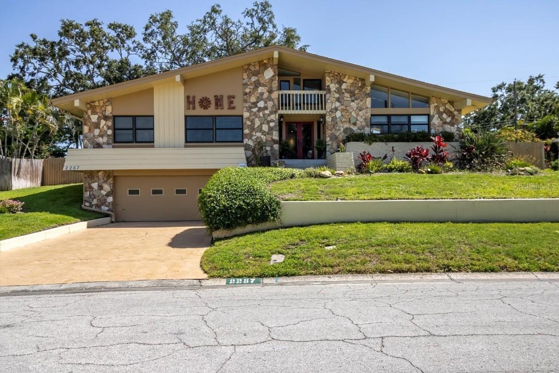 2287 Demaret Dr., Dunedin, FL 34698
