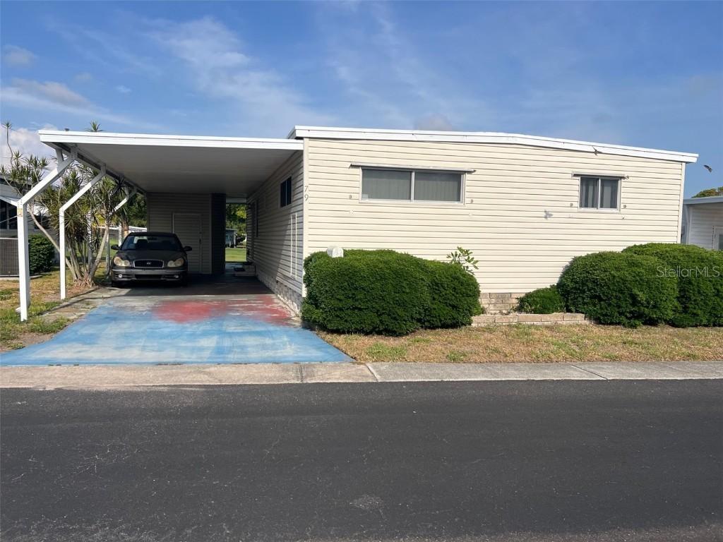 79 Thatch Palm St., Largo, FL 33770