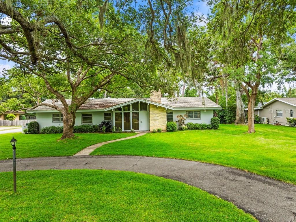 1675 Robin Hood Ln., Clearwater, FL 33764