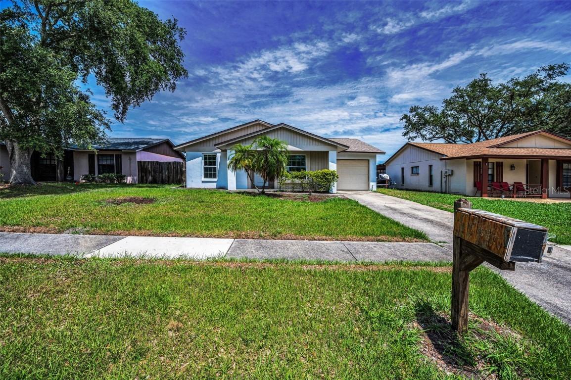 843 Greenfield Dr., Palm Harbor, FL 34684