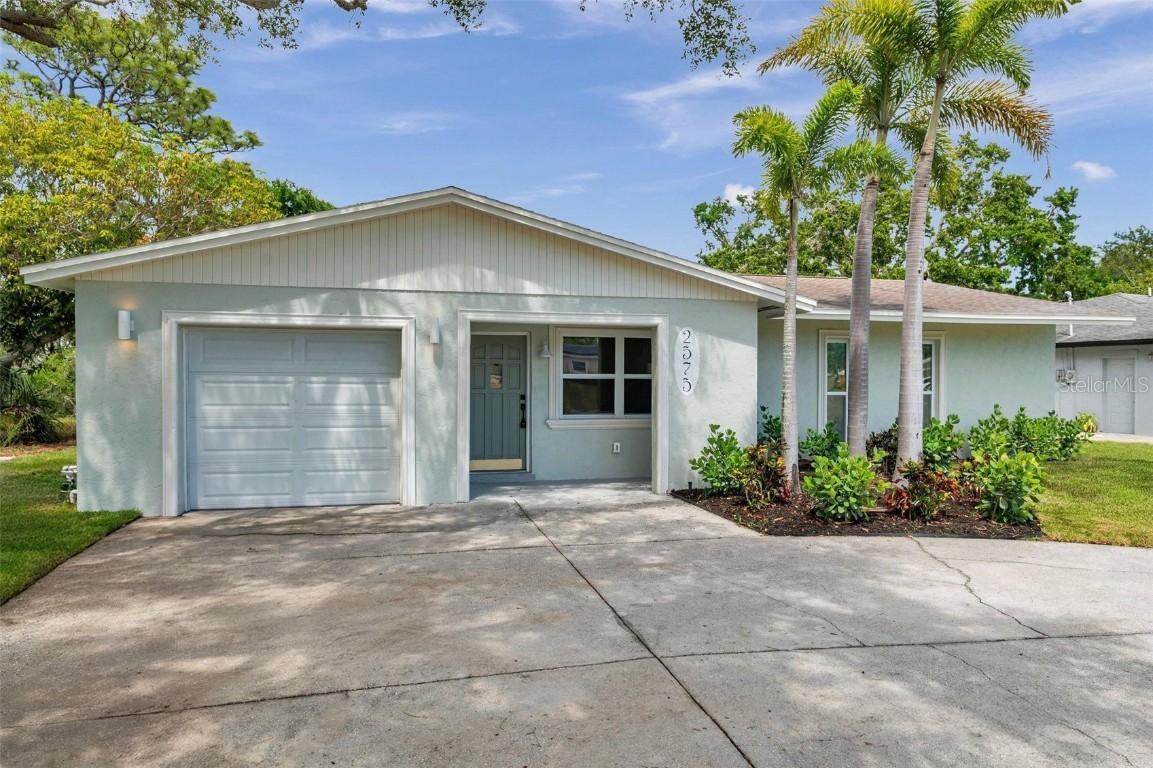2575 Granada Cir., St Petersburg, FL 33712
