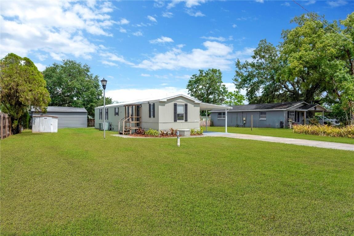 2204 Villa Dr., Valrico, FL 33594