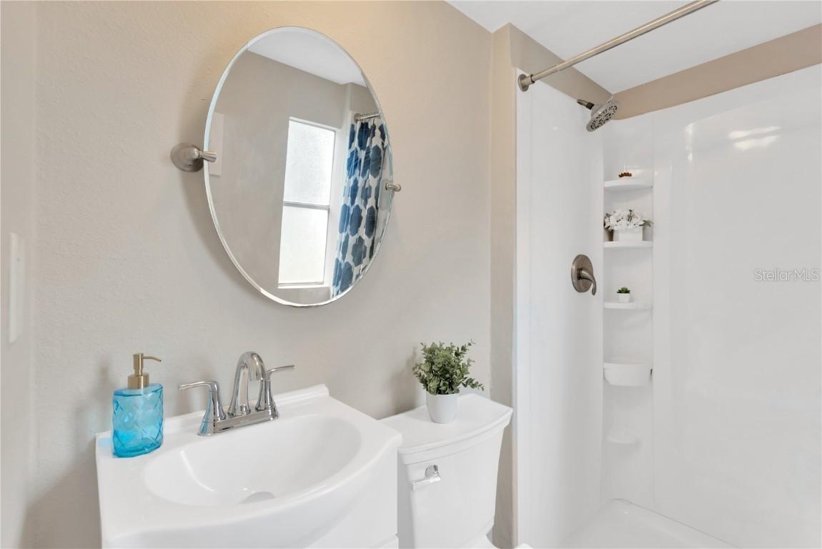 2204 Villa Dr., Valrico, FL 33594