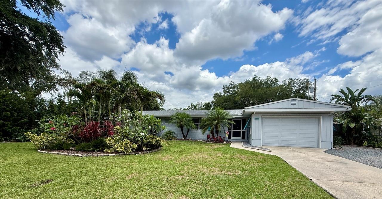 1618 Pineberry St., Lakeland, FL 33803