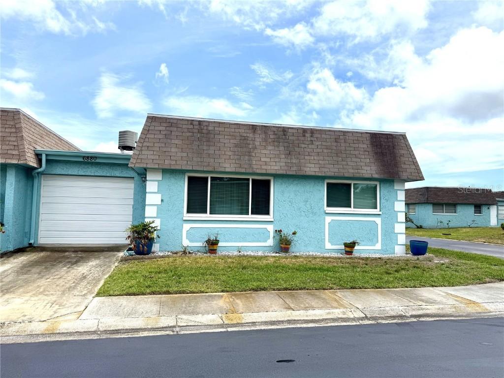 6880 Versailles, Pinellas Park, FL 33781