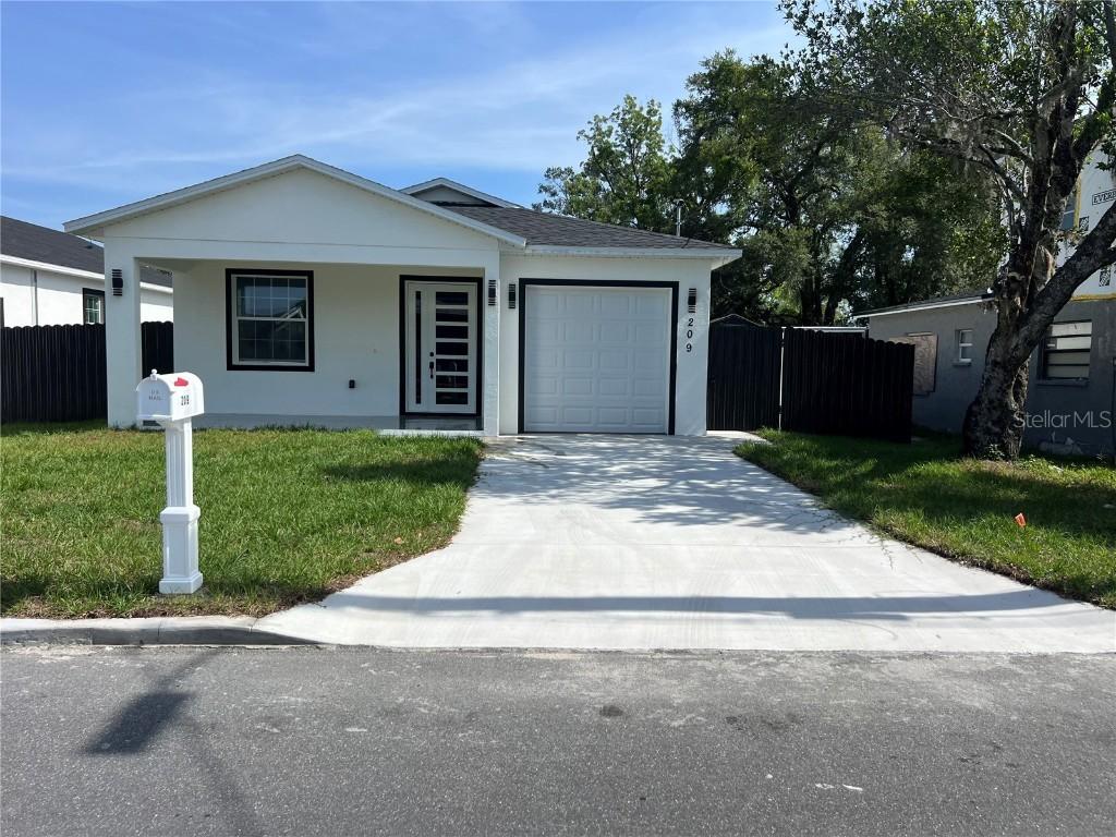 209 W 6th St., Lakeland, FL 33805