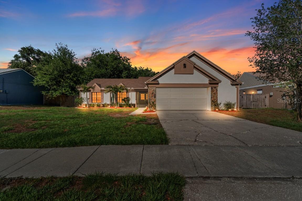 1308 Peachfield Dr., Valrico, FL 33596