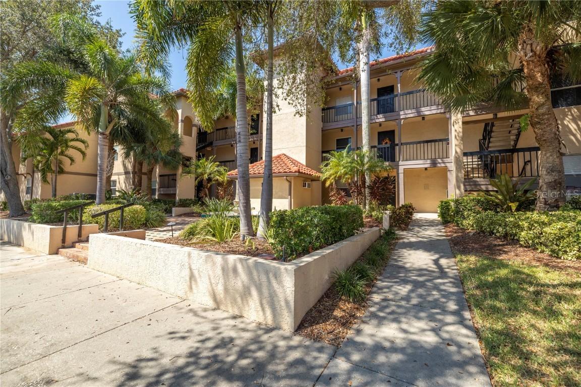 2400 Feather Sound Dr. #1235, Clearwater, FL 33762