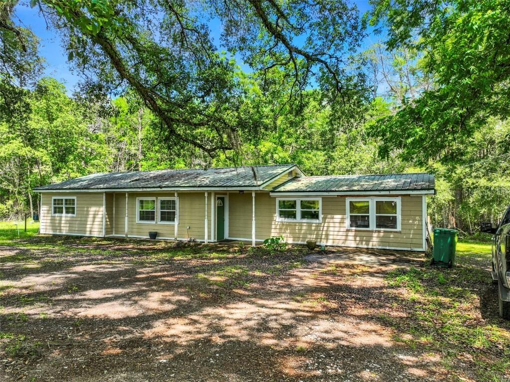 4294 Douglas Ferry Rd., Caryville, FL 32427