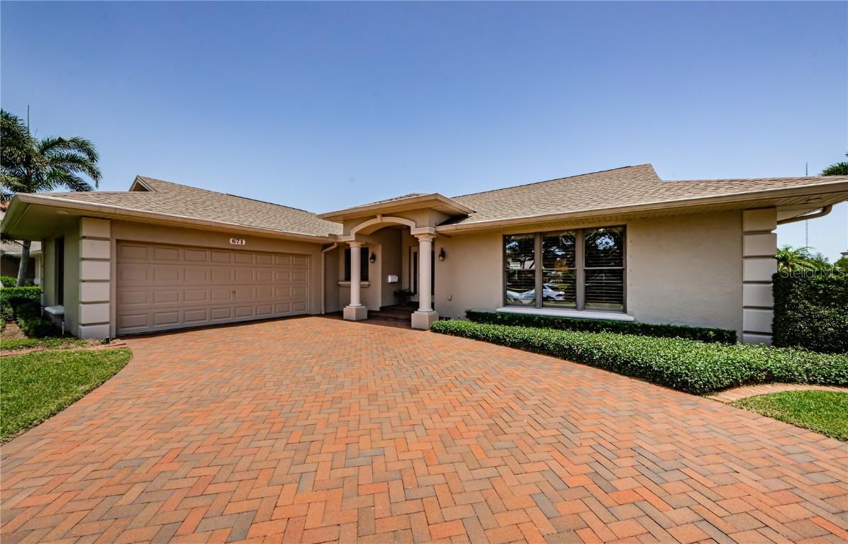 671 Tallahassee Dr., St Petersburg, FL 33702
