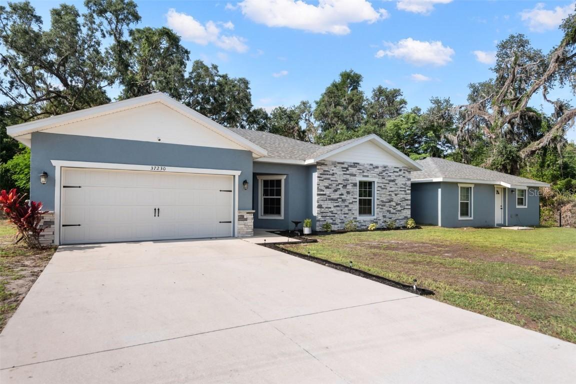37230 Poinsettia Ave., Dade City, FL 33525