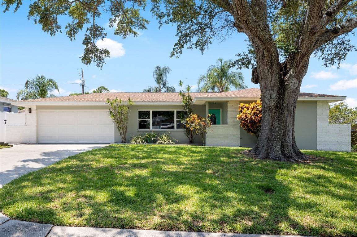 1530 Picardy Cir., Clearwater, FL 33755