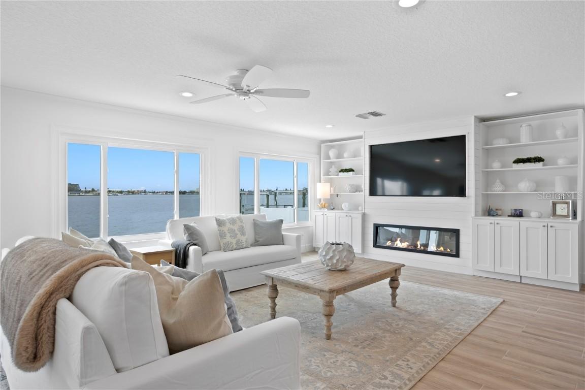 7060 S Shore Dr., South Pasadena, FL 33707
