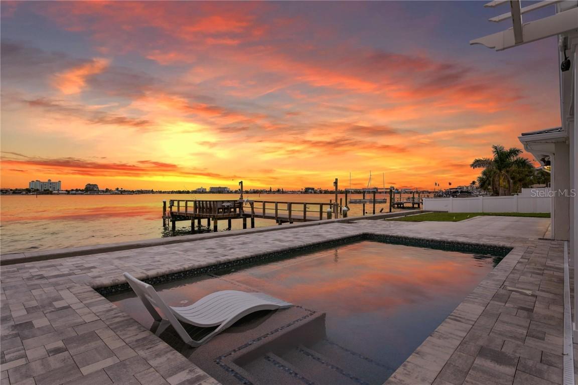 7060 S Shore Dr., South Pasadena, FL 33707