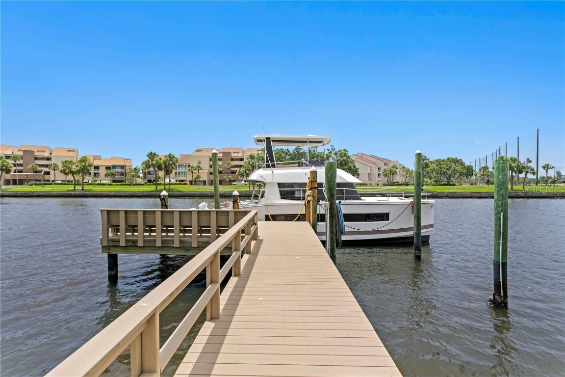 2773 Seabreeze Dr., Gulfport, FL 33707
