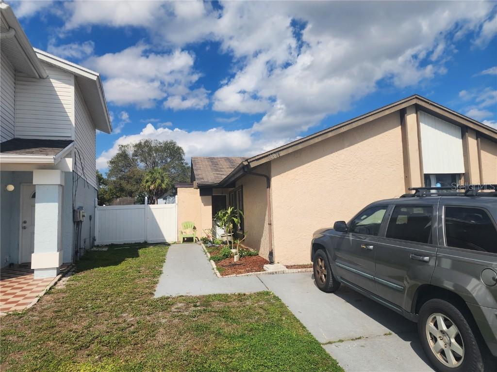 10539 Parkcrest Dr., Tampa, FL 33624