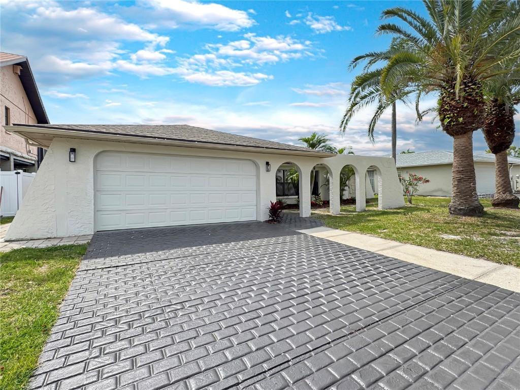 9907 Island Harbor Dr., Port Richey, FL 34668