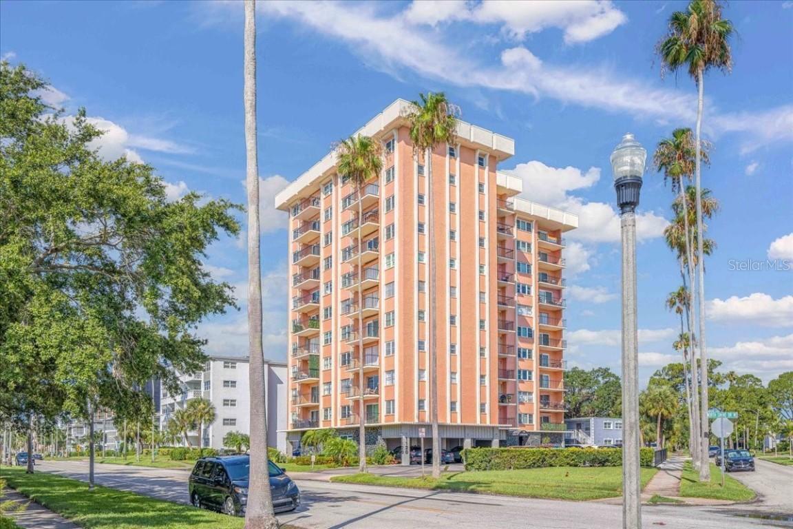 1120 N Shore Dr. #802, St Petersburg, FL 33701