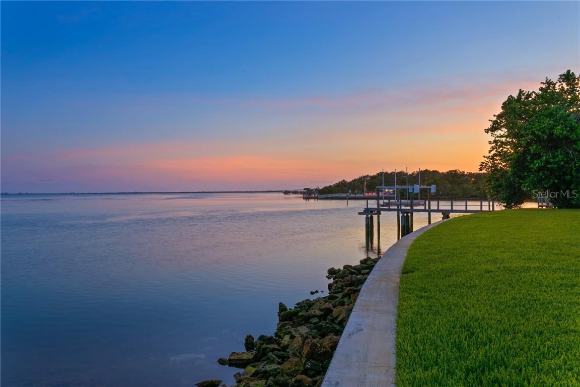218 Colony Point Rd., St Petersburg, FL 33705