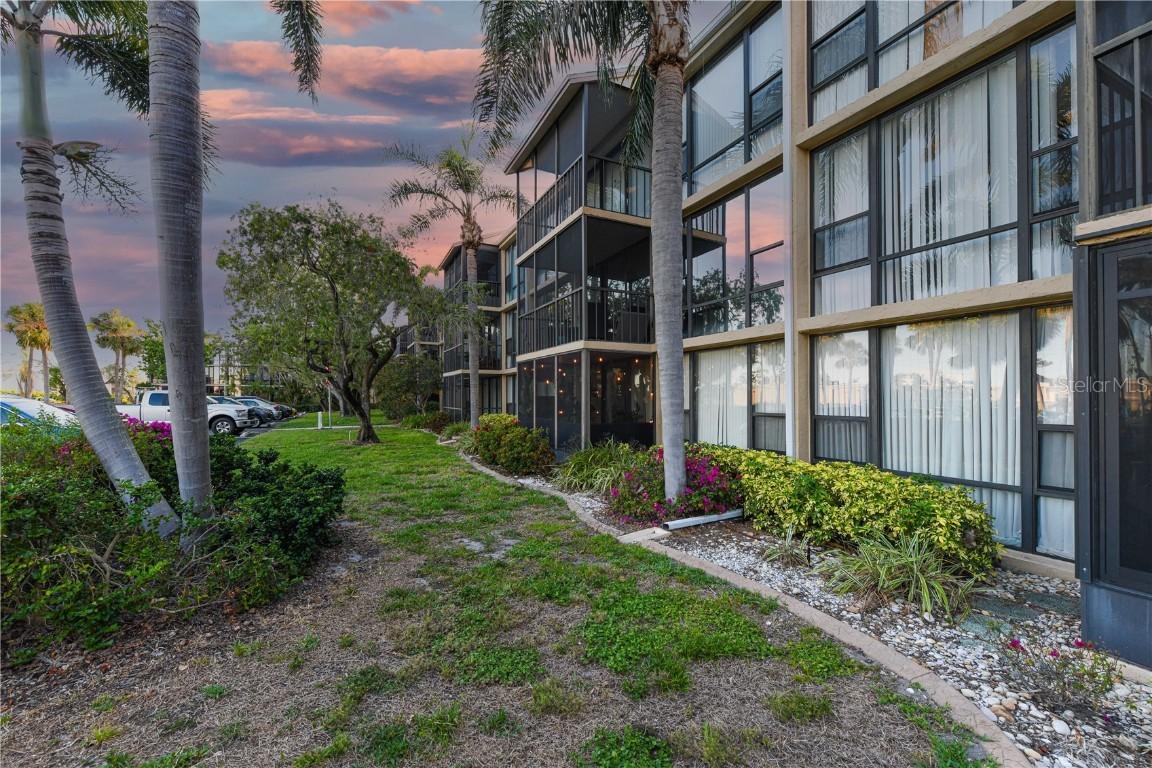 618 Bird Bay Dr. #111, Venice, FL 34285