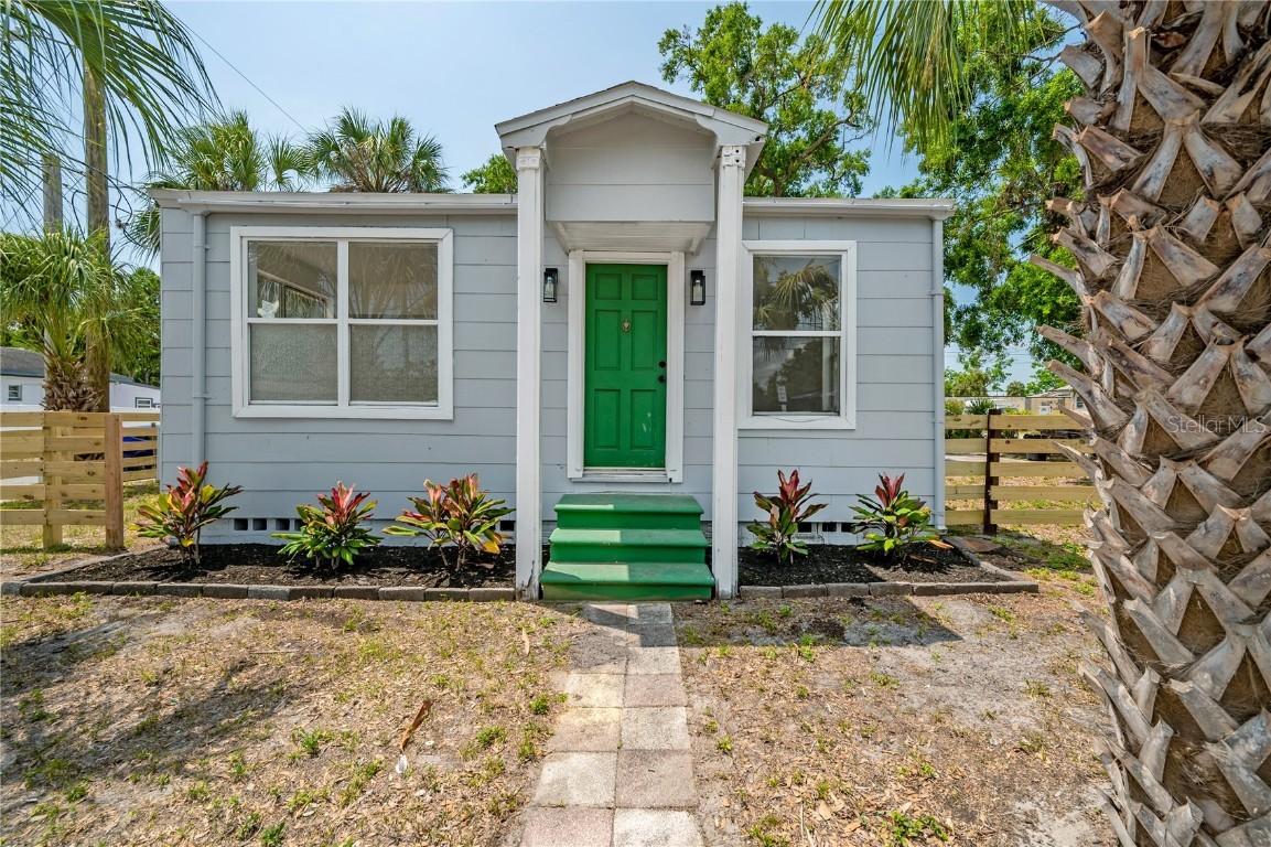 1527 E Lake Ave., Tampa, FL 33610
